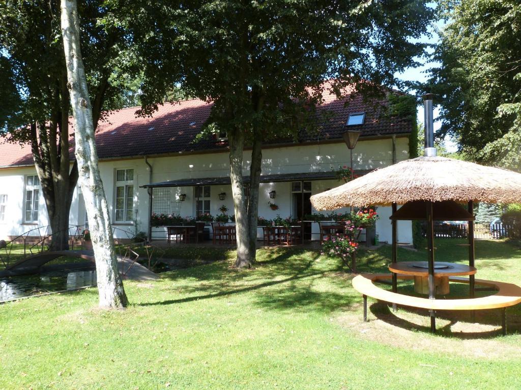 Landhaus Dargelin Hotel Behrenhoff Ngoại thất bức ảnh