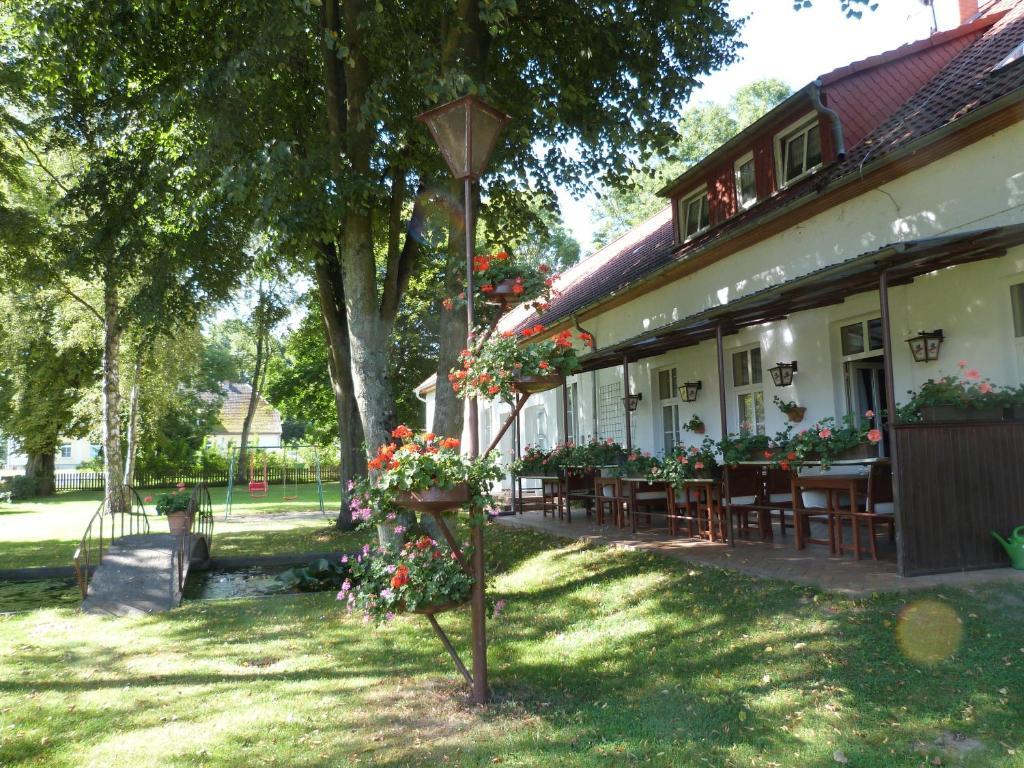 Landhaus Dargelin Hotel Behrenhoff Ngoại thất bức ảnh