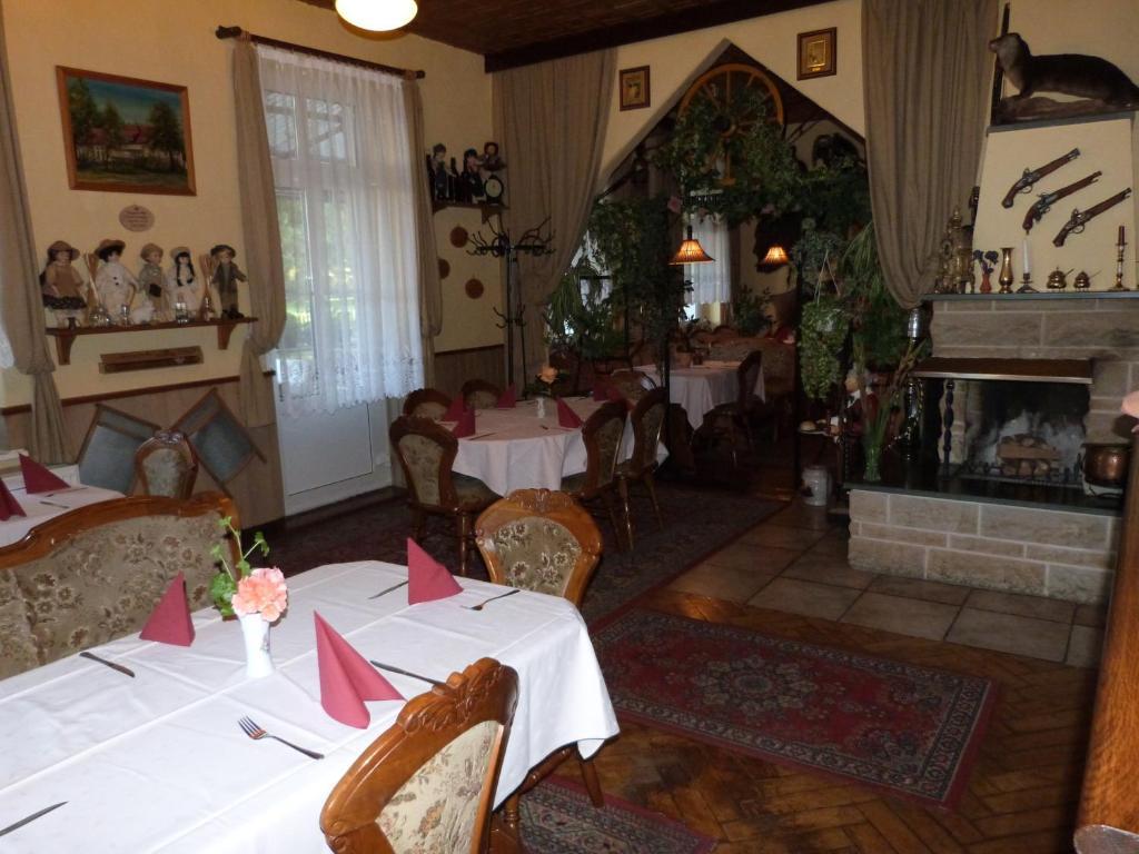 Landhaus Dargelin Hotel Behrenhoff Ngoại thất bức ảnh