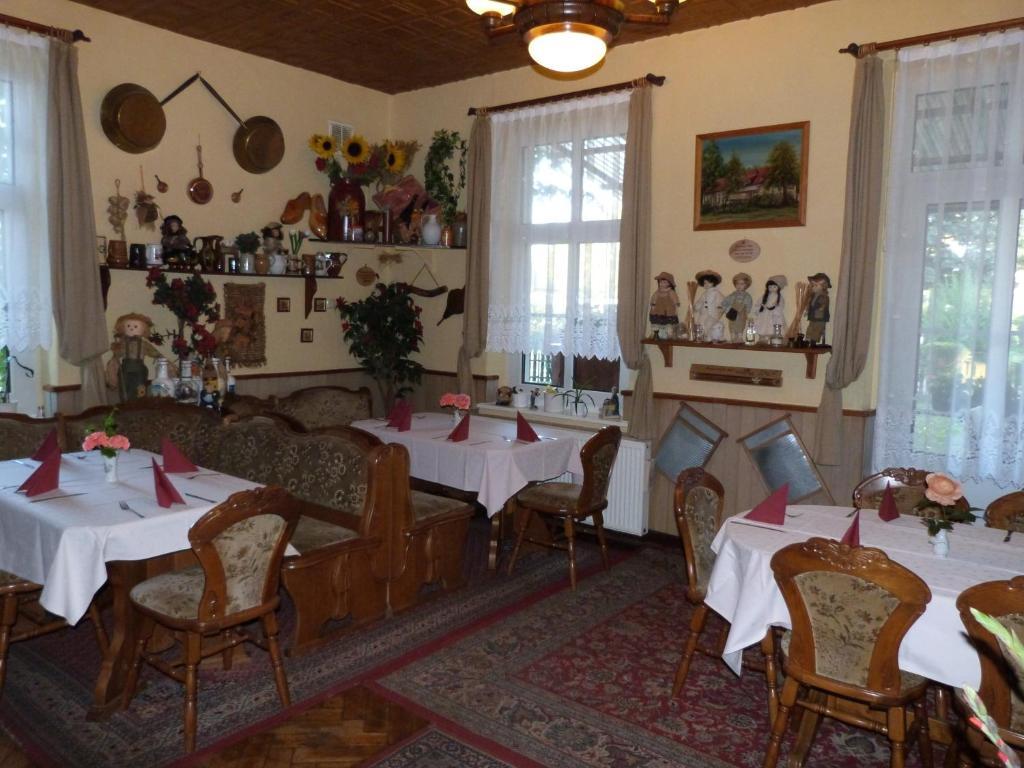 Landhaus Dargelin Hotel Behrenhoff Ngoại thất bức ảnh