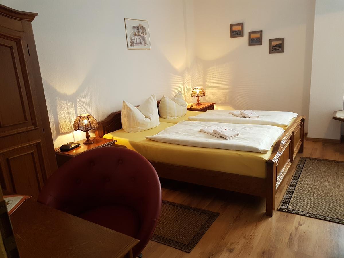 Landhaus Dargelin Hotel Behrenhoff Ngoại thất bức ảnh