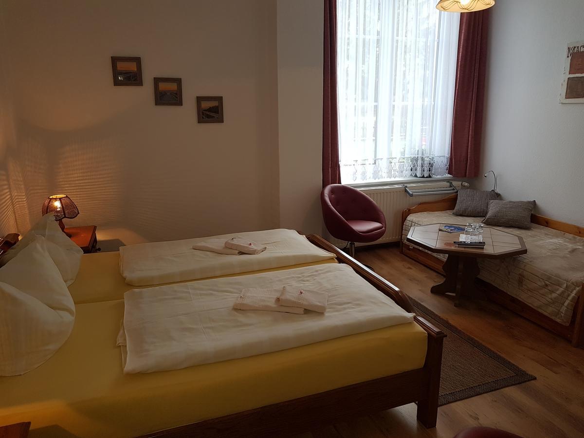 Landhaus Dargelin Hotel Behrenhoff Ngoại thất bức ảnh